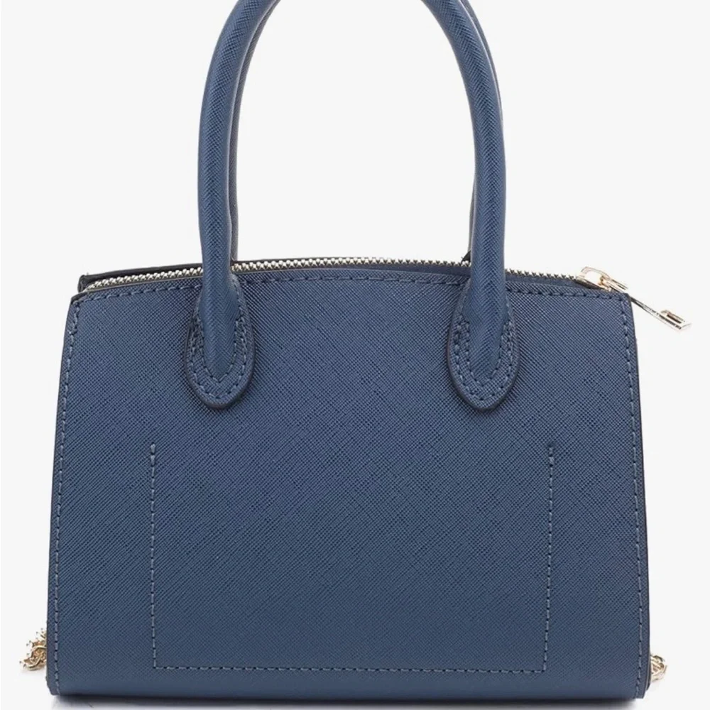 Little vegan leather bag with gold lock and top handle